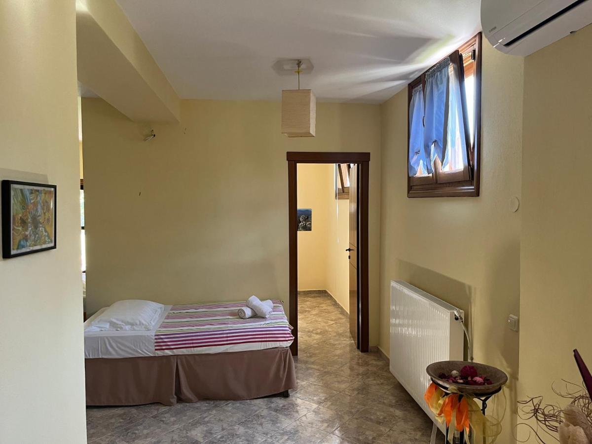 Guesthouse Kaliepia Ієрісос Екстер'єр фото