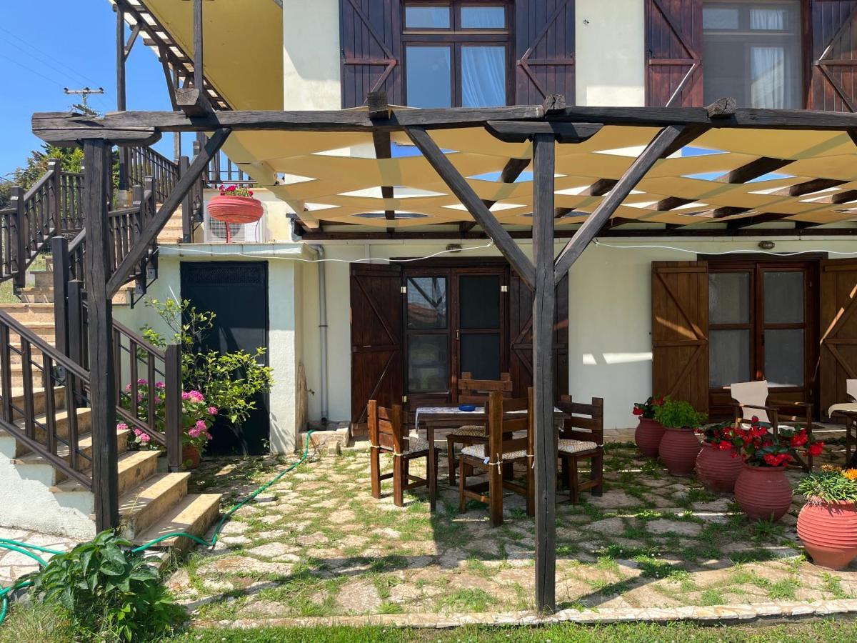 Guesthouse Kaliepia Ієрісос Екстер'єр фото